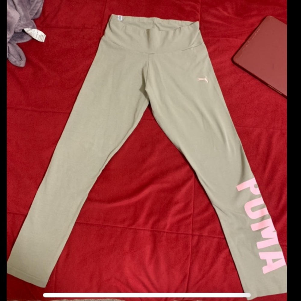 Puma leggings from the Rihanna line! Wore it 2x.